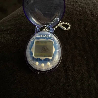 Giá đỡ trang trí Tamagotchi siêu xinh cho bàn làm việc của bạn