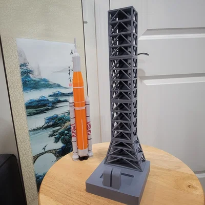Tháp phóng SLS (SLS Launch Tower)