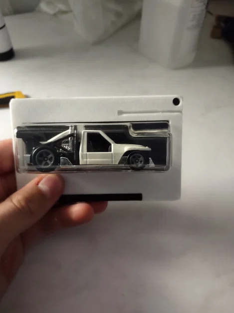 Thẻ Treo Bảo Vệ Xe Mô Hình Hot Wheels Tiêu Chuẩn (In 3D) - Image 1