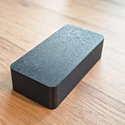 TheOptiForge Stealth Tech Hub (Gridfinity 2x1) - Khay tổ chức thiết bị thông minh