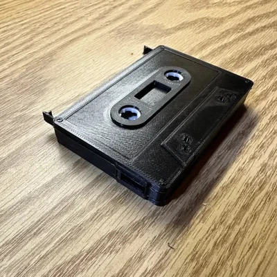 Ví thẻ hình băng Cassette với cơ chế trượt