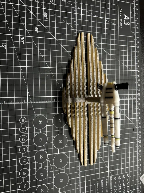 Mô hình tàu vũ trụ Project Hail Mary - Image 1