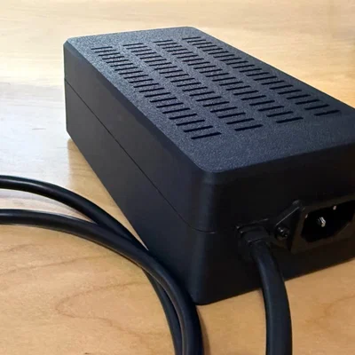 Vỏ hộp nguồn Amiga (cho Meanwell PT-65B)