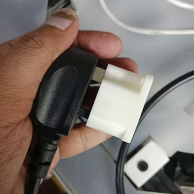 Giá đỡ phích cắm chuẩn Anh Type G (UK) với ốc vít M5 chắc chắn
