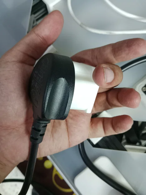 Giá đỡ phích cắm chuẩn Anh Type G (UK) với ốc vít M5 chắc chắn - Image 4