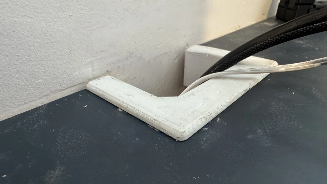 Bộ Phận Luồn Dây Cáp Cho Bàn Làm Việc - Image 2