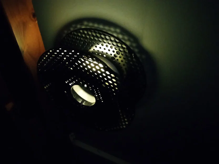 Đèn ngủ từ lõi cuộn nhựa Prusament - Image 1