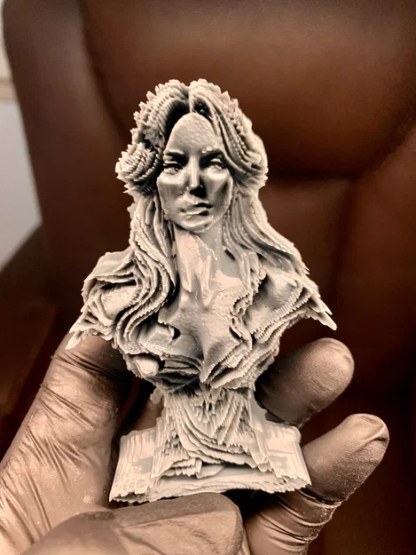 Tượng Bán Thân Nữ Trừu Tượng - Nghệ Thuật Đơn Góc Nhìn - Image 1