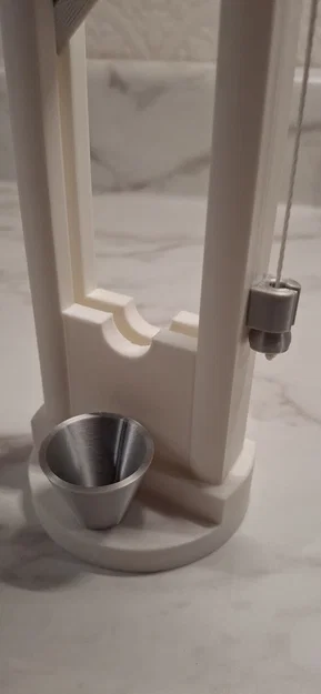 Mô hình máy chém mini The Guillotine - Image 2