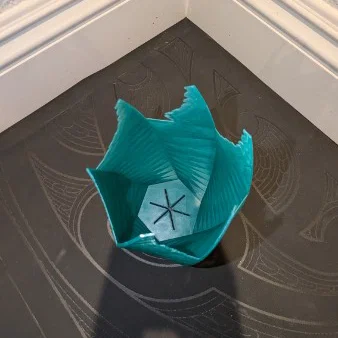 Cybershard – Bình hoa Organic Low-Poly phong cách tương lai