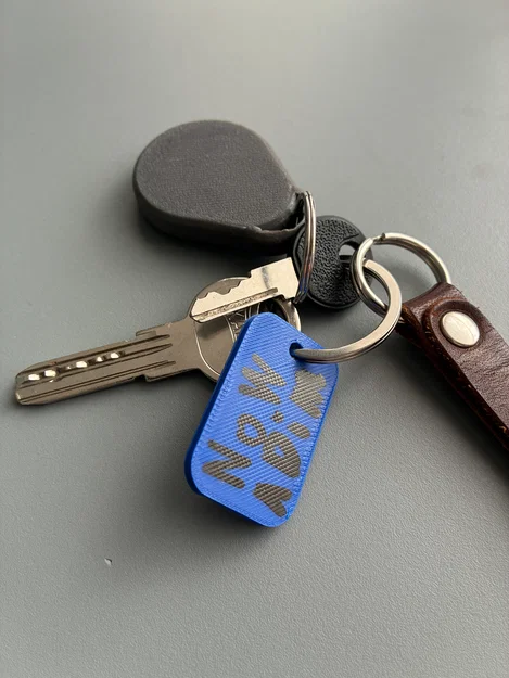 Móc khóa thẻ tên nhựa tùy chỉnh thiết kế đơn giản - Image 1