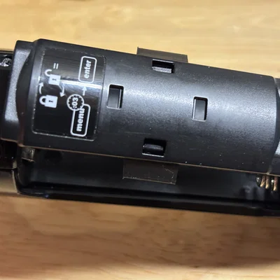 Ngàm kẹp pin AA Shure cho các dòng ULXD2, AD2, QLXD2