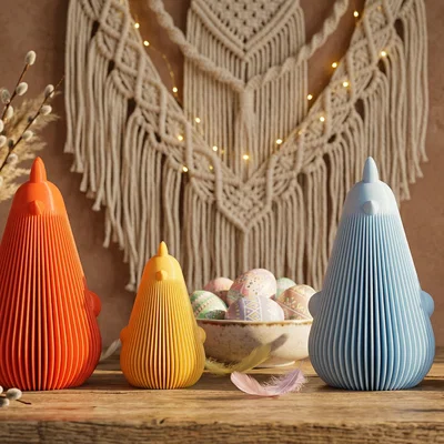 Tượng gà Easter phong cách hiện đại tối giản với họa tiết vân sọc