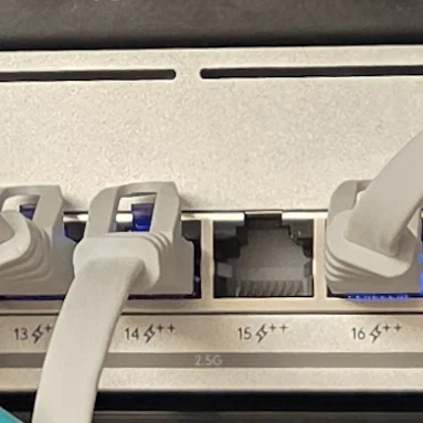 Bộ giá treo 19 inch cho USW Pro Max 16 PoE in 3D