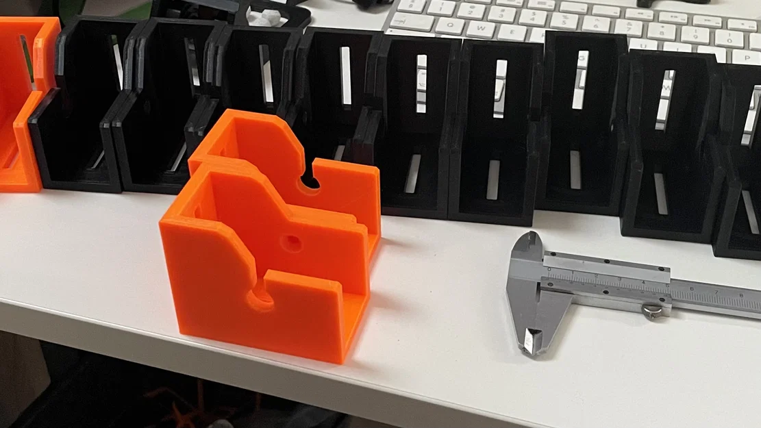 Giá đỡ thước thủy (Trái/Phải) - Spirit Level Wall Mount 30mm - Image 1