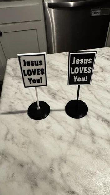 Bảng hiệu Jesus Loves You - Image 1
