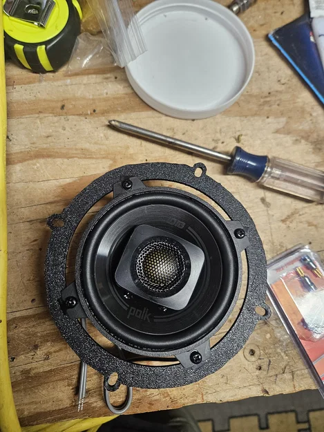 Ngàm chuyển đổi loa 5.25 inch sang 4 inch cho xe hơi tự in 3D - Image 1