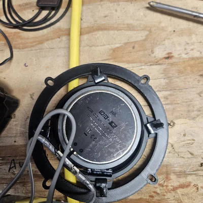 Ngàm chuyển đổi loa 5.25 inch sang 4 inch cho xe hơi tự in 3D