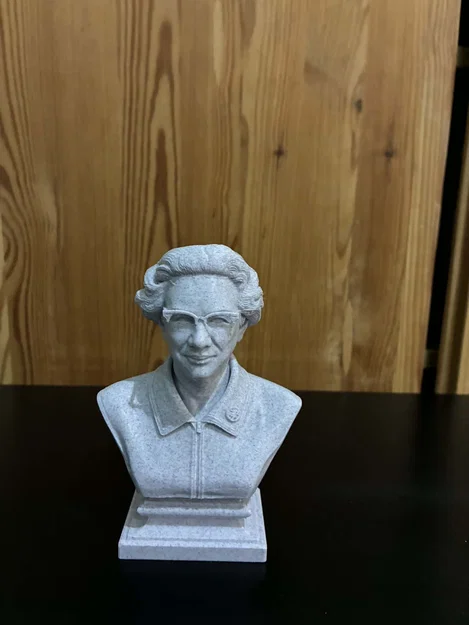 Tượng bán thân Creola Katherine Coleman Johnson - Image 2