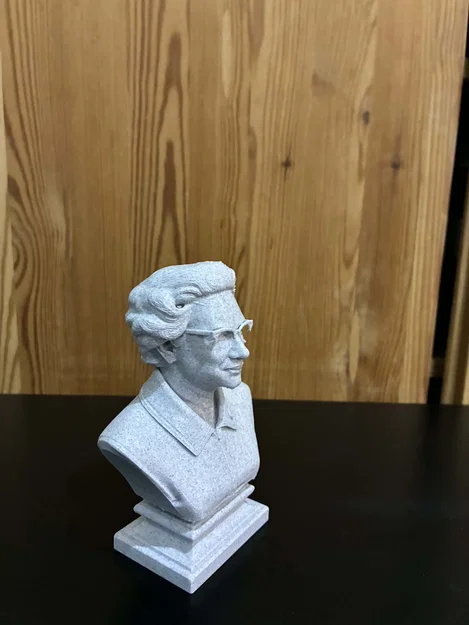 Tượng bán thân Creola Katherine Coleman Johnson - Image 3