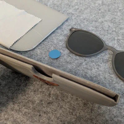 Hộp Đựng Kính Râm Gắn Nam Châm (Sonnenbrillen Magnet Case)