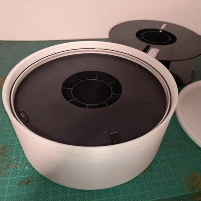 Hộp đựng cuộn nhựa in 3D có gioăng kín giúp bảo quản tối ưu
