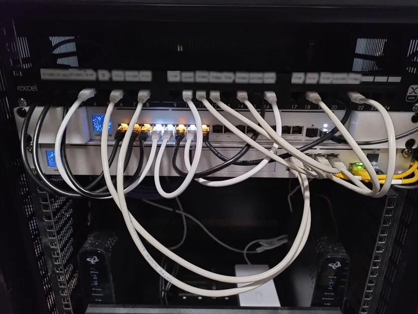 Tai Gắn Tủ Rack cho Ubiquiti USW Pro Max 16 - Image 1