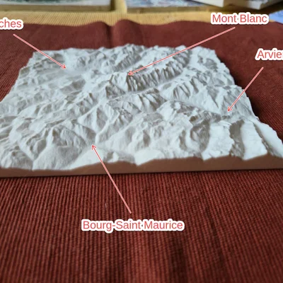 Mô hình địa hình 3D đỉnh núi Mont Blanc (Tỷ lệ 1:350 000)