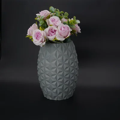 Prism Vase – Bình hoa hình học đa diện thiết kế ấn tượng