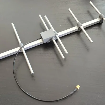 Bộ kẹp linh kiện ăng-ten Yagi (Yagi element mounts)