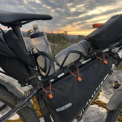 Ngàm gắn bình nước và phụ kiện bikepacking cho ống khung xe (nhiều kích thước)