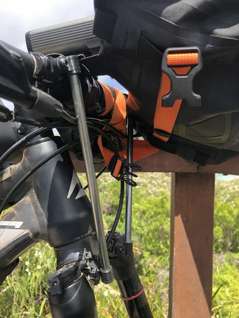 Ngàm gắn bình nước và phụ kiện bikepacking cho ống khung xe (nhiều kích thước) - Image 12