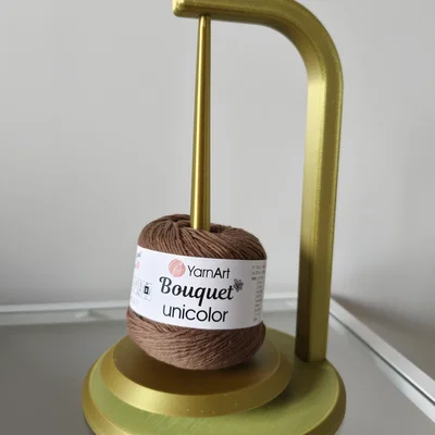 Giá đỡ cuộn len 3D tiện dụng cho người đan móc (Knitting Yarn Spool Holder)