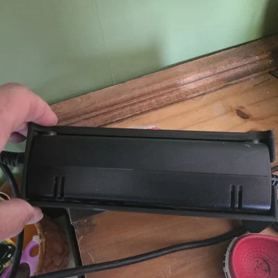 Giá treo tường cho cục nguồn Xbox 360