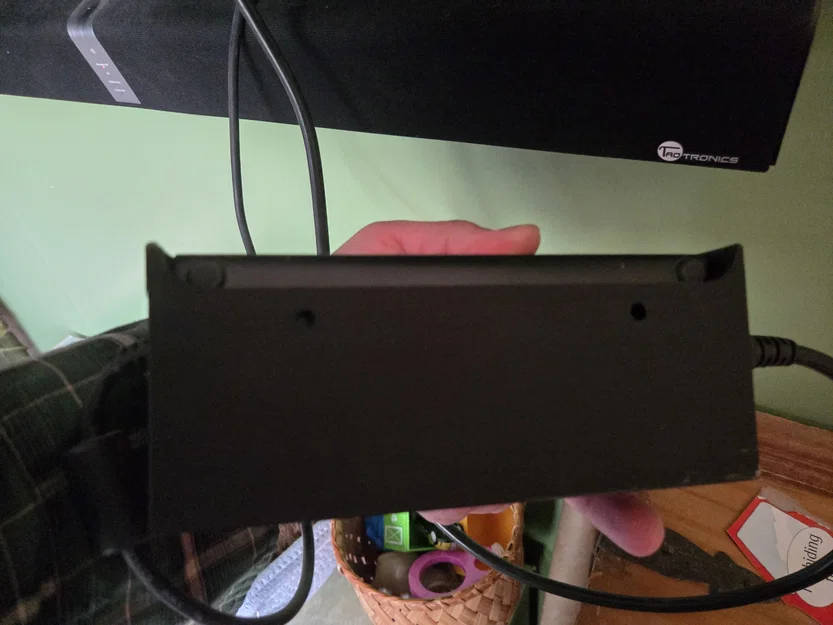 Giá treo tường cho cục nguồn Xbox 360 - Image 6