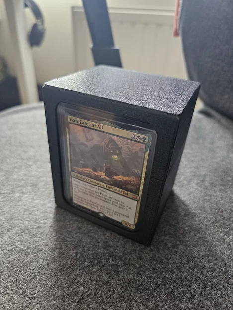 Hộp Đựng Bài MTG Commander kèm Ngăn Toploader - Bản Remix Rộng Hơn - Image 1