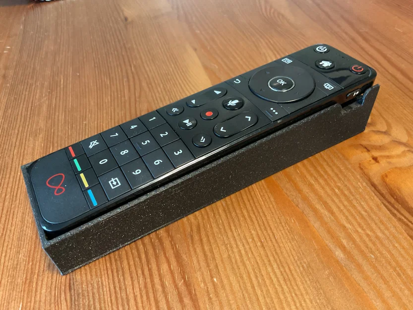 Khay để điều khiển TV Virgin - Image 1