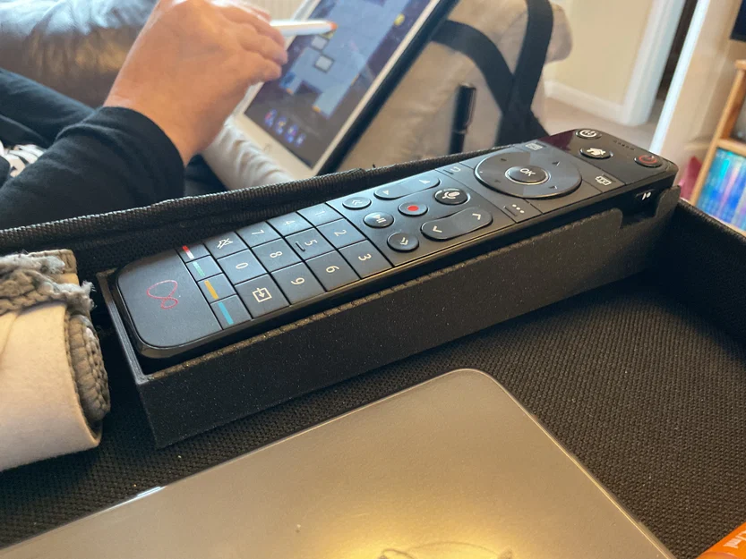 Khay để điều khiển TV Virgin - Image 2