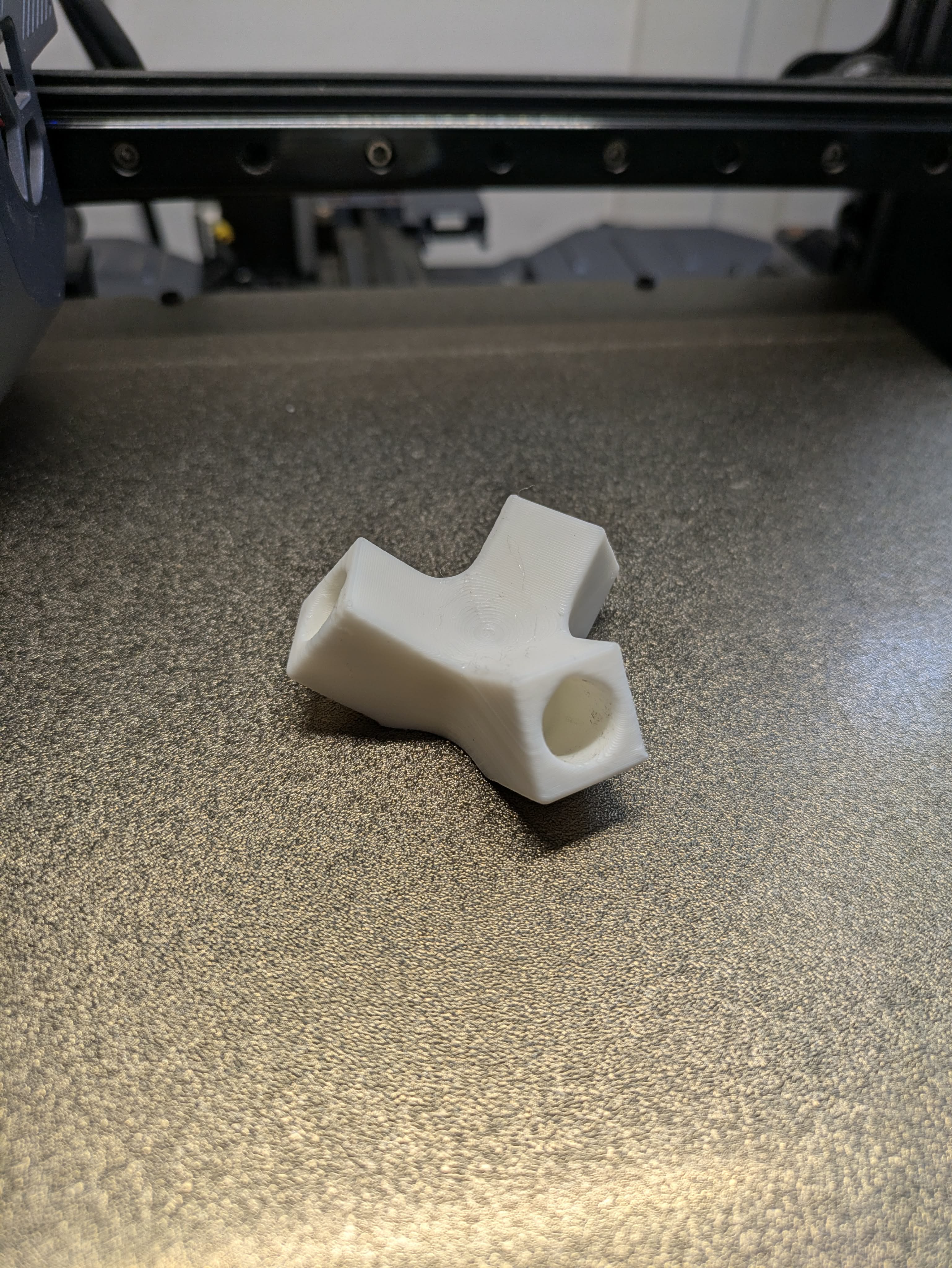 Khớp nối góc 90 độ cho thanh tròn 10mm - Thiết kế in 3D không cần support