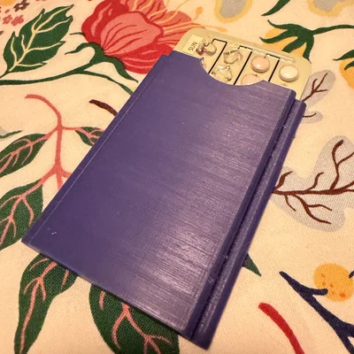 Hộp đựng vỉ thuốc tránh thai Yaz nhỏ gọn, in 3D tiện dụng