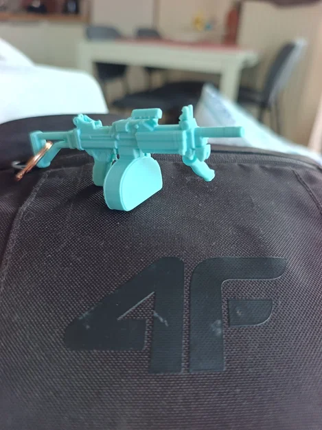 Mô hình móc khóa Negev từ CS2 - Phụ kiện độc đáo cho game thủ - Image 3