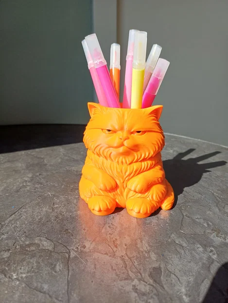 Ống cắm bút hình mèo quạu quọ – Đồ dùng trang trí bàn làm việc cực xinh - Image 1