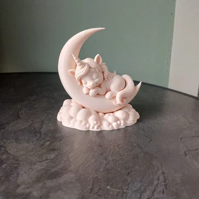 Kỳ Lân Ngủ Trên Vầng Trăng Khuyết