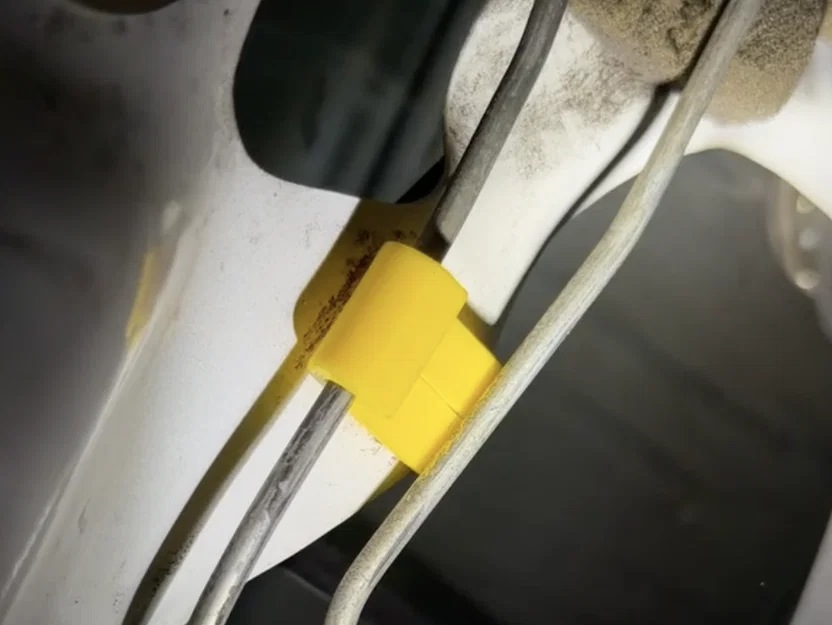 Kẹp thanh chốt cửa Toyota AW11 MR2 - Image 1