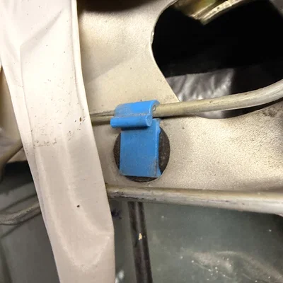 Kẹp thanh chốt cửa Toyota AW11 MR2