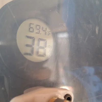 Khung gắn cảm biến độ ẩm (Humidity Sensor Mount) cho hộp chống ẩm 3D