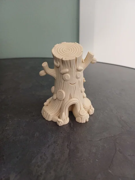 Mô hình gốc cây dễ thương (Cute Tree Stump Figurine) - Image 1