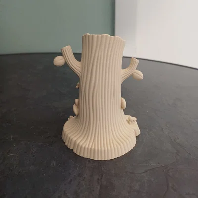 Mô hình gốc cây dễ thương (Cute Tree Stump Figurine)