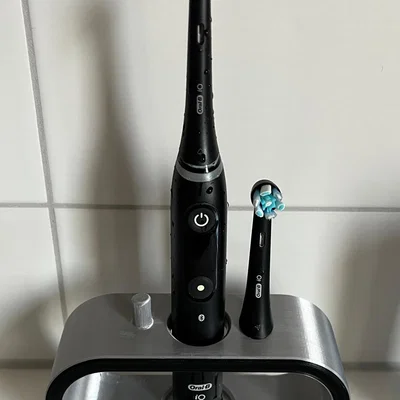 Đế cắm bàn chải và đầu bàn chải OralB iO