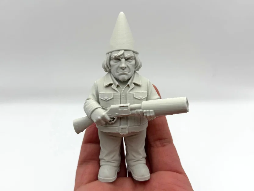 No Country for Old Gnomes - Chú lùn giữ vườn đầy cá tính - Image 1